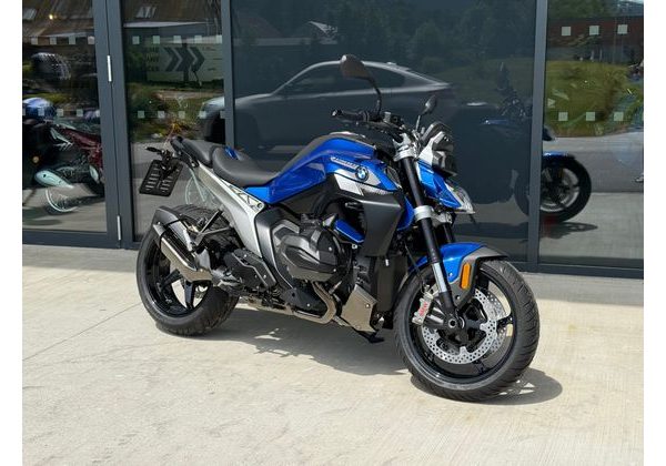 BMW R 1300 R (AKČNÍ SKLADOVÝ MODEL – RACINGBLUE 2026) - AKČNÍ SKLADOVKY - MOTORKY