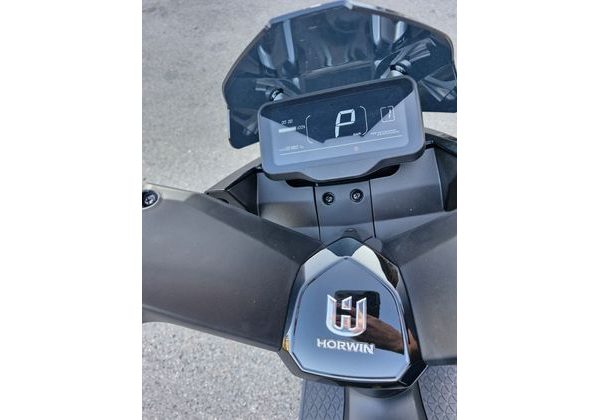 HORWIN SK3 BLESKOVĚ MODRÁ - DEMO 2025 - DEMO AKČNÍ MOTOCYKLY - MOTORKY