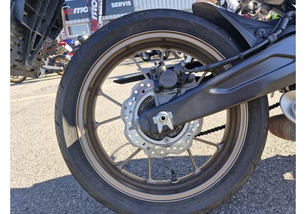 HONDA CB125R BAZAR - MOTOBAZAR