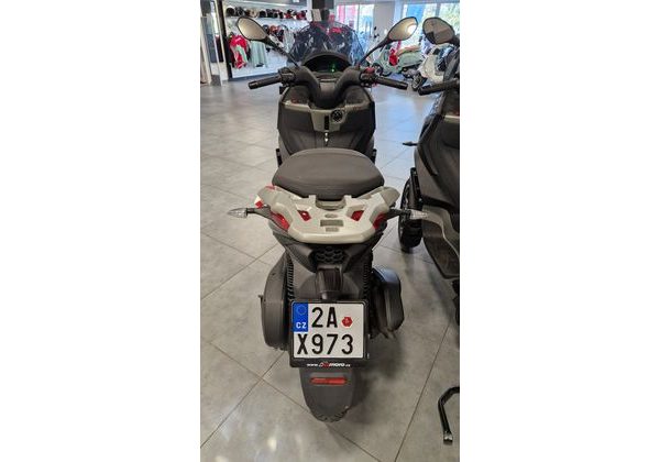 PIAGGIO MP3 310 E5+ - DEMO 2025 - DEMO AKČNÍ MOTOCYKLY - MOTORKY