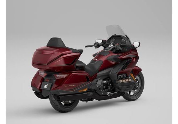 HONDA GL1800 GOLDWING TOUR - ČERVENÁ 2025 - GL1800 GOLD WING TOUR - MOTORKY