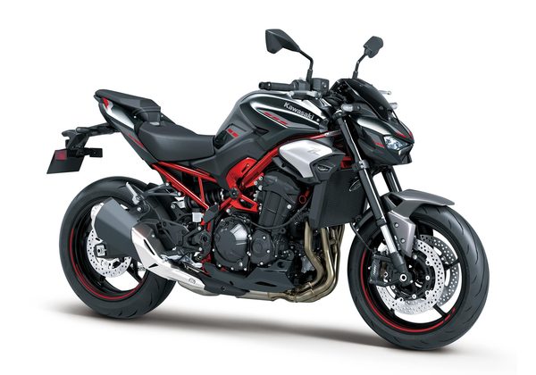 KAWASAKI Z900 ČERVENÁ 70/35KW 2025