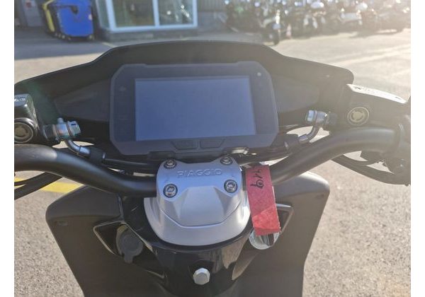 PIAGGIO 1 L3 E5 GREY MATT - ELEKTRICKÉ SKÚTRY - SKÚTRY