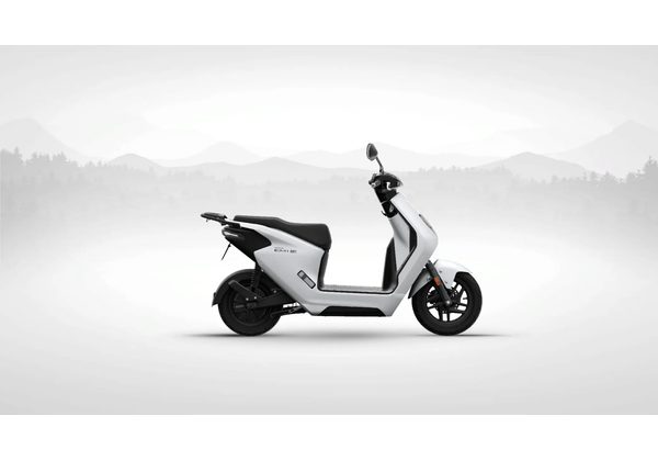 HONDA EM 1E - BÍLÁ - 2026 - EM1 E: - SKÚTRY