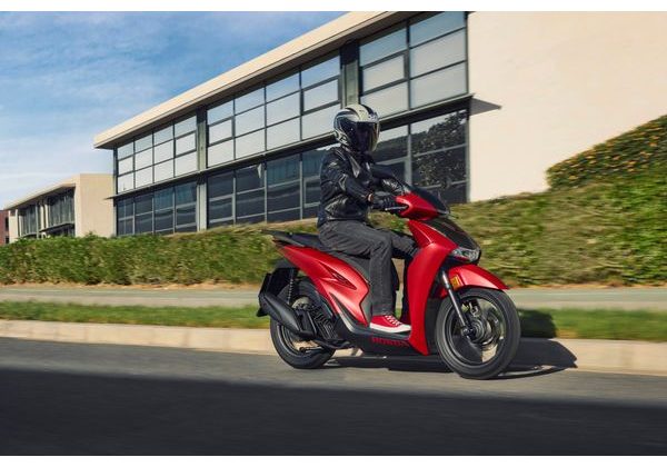 HONDA SH125 SMART TOP BOX - ČERVENÁ 2026 - SH125 - SKÚTRY