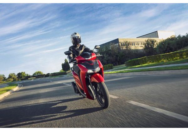 HONDA SH125 SMART TOP BOX - ČERVENÁ 2026 - SH125 - SKÚTRY