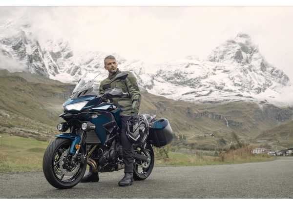 KAWASAKI VERSYS 650 - MODRÁ 2026 - ADVENTURE TOURER - MOTORKY