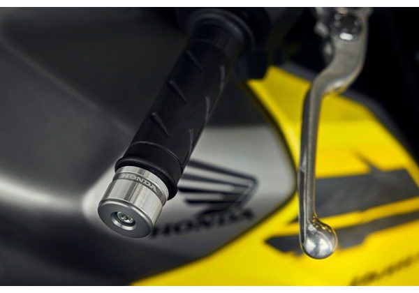 HONDA CB750 HORNET - ŽLUTÁ 2026 - CB750 HORNET - MOTORKY