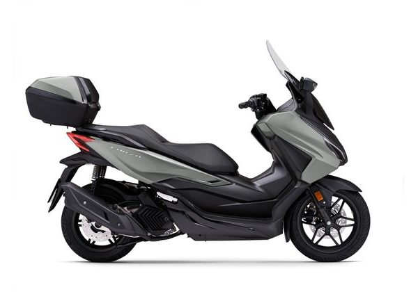HONDA FORZA 125 - SVĚTLÁ ŠEDÁ 2025 - FORZA 125 - SKÚTRY