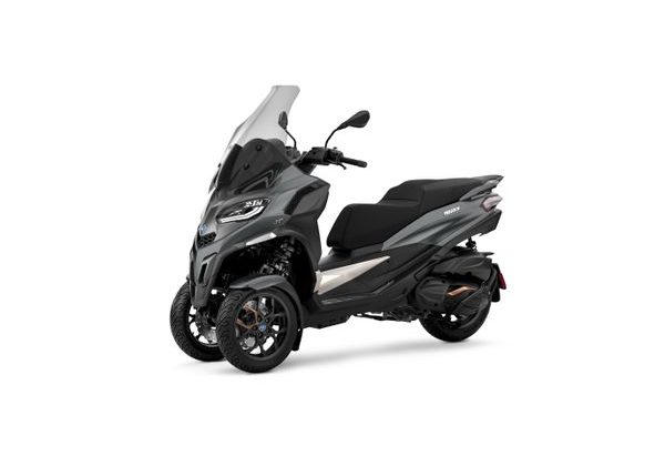 PIAGGIO MP3 530 HPE EXCLUSIVE E5+ GRIGIO TITANIO MATT 2025 - MP3 - SKÚTRY