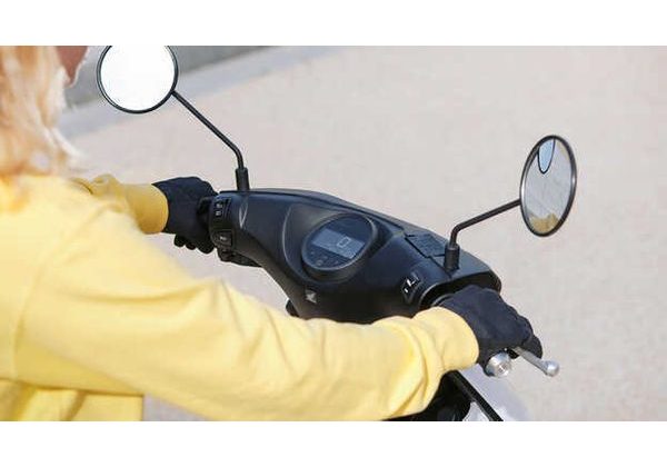 HONDA EM 1E - BÍLÁ - 2026 - EM1 E: - SKÚTRY