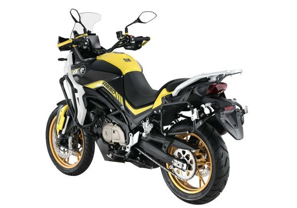 QJMOTOR SVT 650X ŠEDO - ŽLUTÁ - SVT 650X - MOTORKY