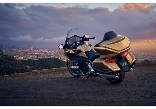 HONDA GL1800 GOLDWING TOUR - ZLATÁ 2025 - GL1800 GOLD WING TOUR - MOTORKY