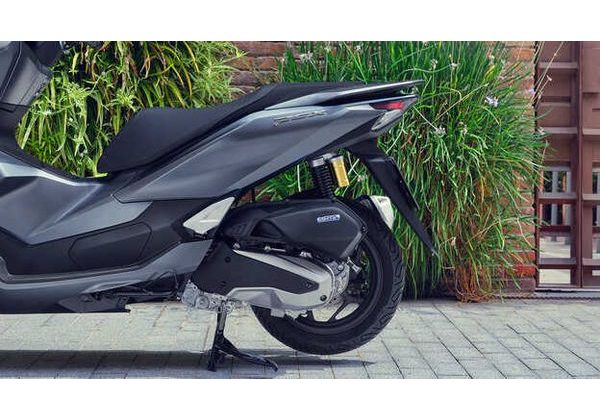 HONDA PCX AS 125 - MATTE GALAXY BLACK METALLIC - 2026 - PCX - SKÚTRY