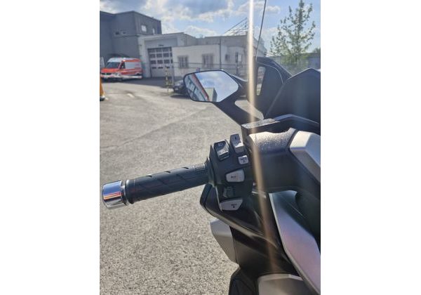 HONDA FORZA 300 - BAZAR - MOTOBAZAR