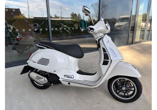 VESPA GTS 125 S E5+ - DEMO 2025 - DEMO AKČNÍ MOTOCYKLY - MOTORKY