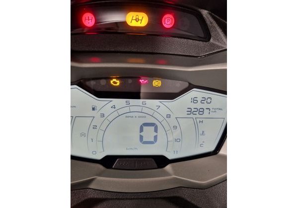 PIAGGIO MP3 310 E5+ - DEMO 2025 - DEMO AKČNÍ MOTOCYKLY - MOTORKY