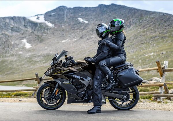 KAWASAKI NINJA 1100SX - ČERNOZLATÁ 2026 - SPORT TOURER - MOTORKY