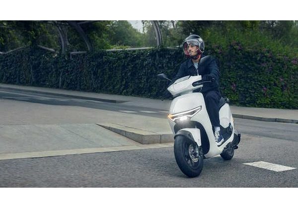 HONDA EM 1E - ČERNÁ - 2026 - EM1 E: - SKÚTRY