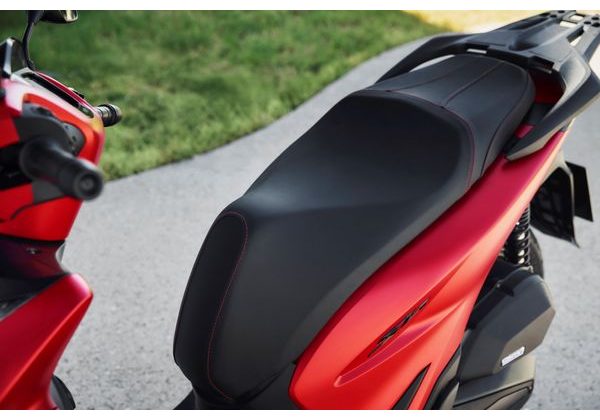 HONDA SH125 SMART TOP BOX - ČERVENÁ 2026 - SH125 - SKÚTRY