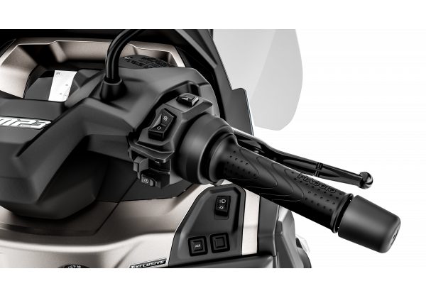 PIAGGIOMP3 530 HPE EXCLUSIVE E5 EZ6 GRIGIO TITANIO MATT - MP3 - SKÚTRY