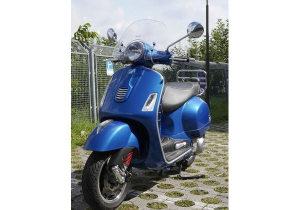 VESPA GTS SUPER 300 BAZAR