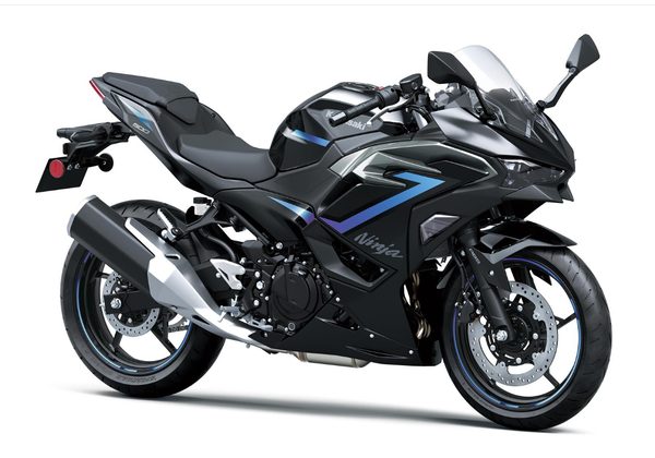 KAWASAKI NINJA 500 SE - ČERNÁ 2026 PŘEDOBJEDNÁVKA