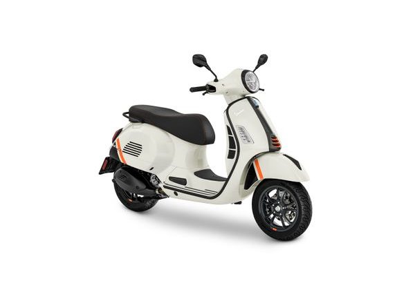 VESPA GTS 300 SS HPE RST ABS E5 2024 - BÍLÁ