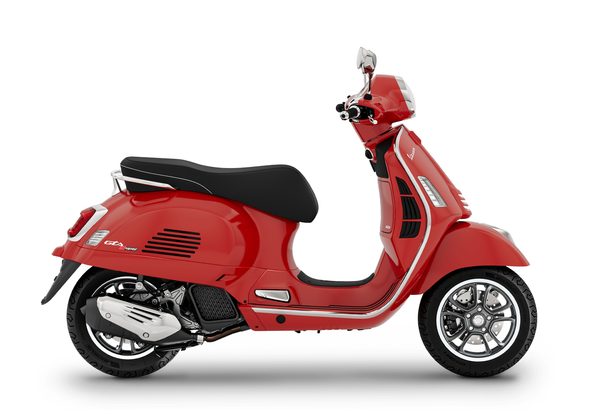 VESPA GTS 125 S HPE ABS E5+ ROSSO CORAGGIOSO 2025 - GTS - SKÚTRY