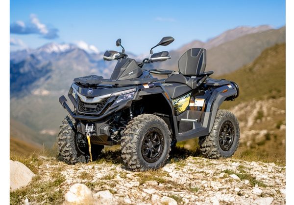 QJ MOTOR SFA 1000 - ČERNÁ 2025 - SFA 1000 - MOTORKY