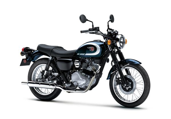 KAWASAKI W230 MODRÁ 2025 - CLASSICS & CRUISERS - MOTORKY