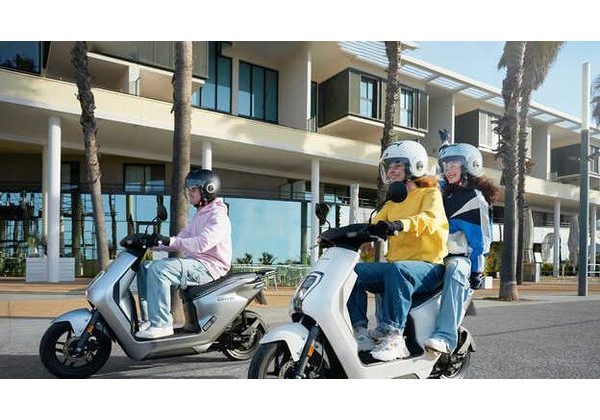 HONDA EM 1E - BÍLÁ - 2026 - EM1 E: - SKÚTRY