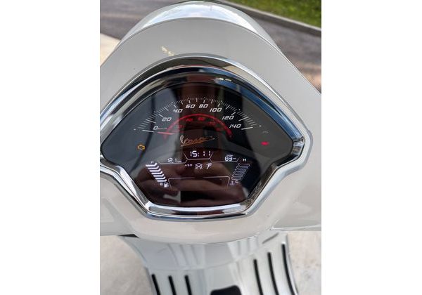 VESPA GTS 125 S E5+ - DEMO 2025 - DEMO AKČNÍ MOTOCYKLY - MOTORKY