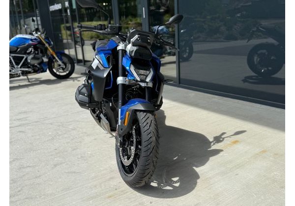 BMW R 1300 R (AKČNÍ SKLADOVÝ MODEL – RACINGBLUE 2026) - AKČNÍ SKLADOVKY - MOTORKY