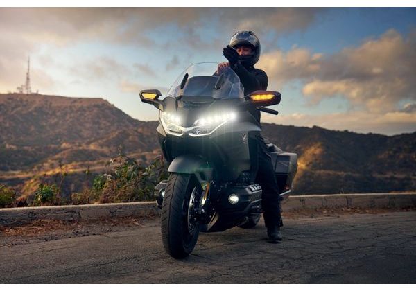 HONDA GL 1800 GOLDWING - MATNÁ ČERNÁ 2025 - GL1800 GOLD WING - MOTORKY