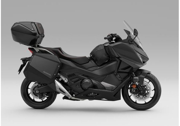 HONDA FORZA 750 - ČERNÁ 2025 - FORZA 750 - SKÚTRY