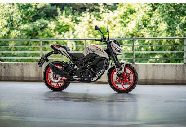 QJMOTOR TRX 12 BÍLÁ - TRX 12 - MOTORKY