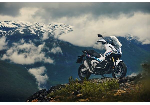 HONDA X-ADV 750 SPECIAL EDITION - TRIKOLÓRA 2026 - X-ADV 750 - MOTORKY