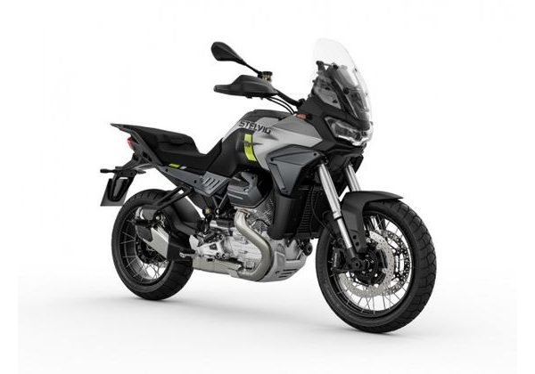 STELVIO E5+ - ČERNÁ 2024 - MOTOCYKLY MOTO GUZZI - MOTORKY