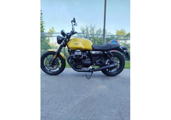 MOTO GUZZI V7 850 STONE GIALLO DEMO