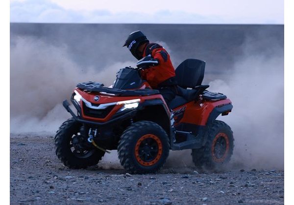 QJ MOTOR SFA 1000 - ČERVENÁ 2025 - SFA 1000 - MOTORKY