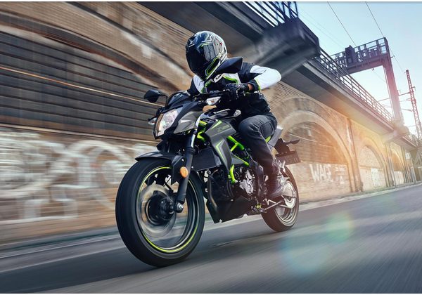 KAWASAKI Z125 - ŠEDÁ 2026 - SUPERNAKED - MOTORKY