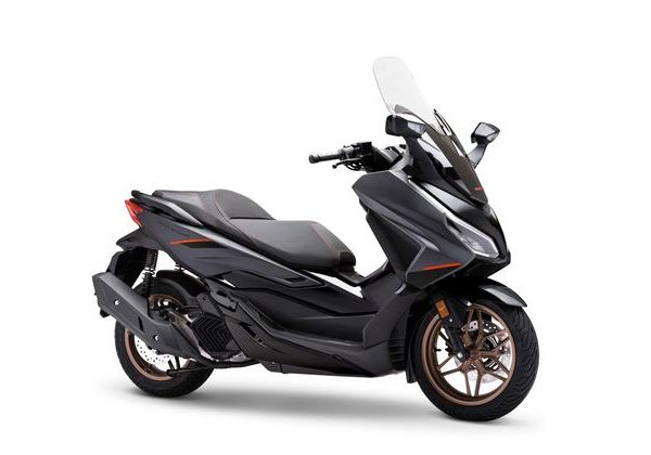 HONDA FORZA 125 - TMAVÁ ŠEDÁ 2025 (SE) - FORZA 125 - SKÚTRY