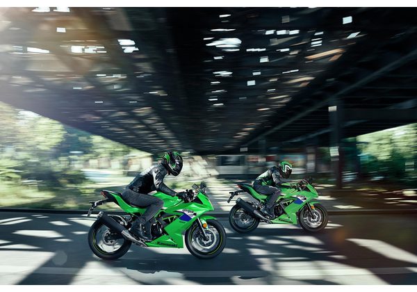 KAWASAKI NINJA 125 - ŠEDÁ 2027 - SUPERSPORT & SPORT - MOTORKY