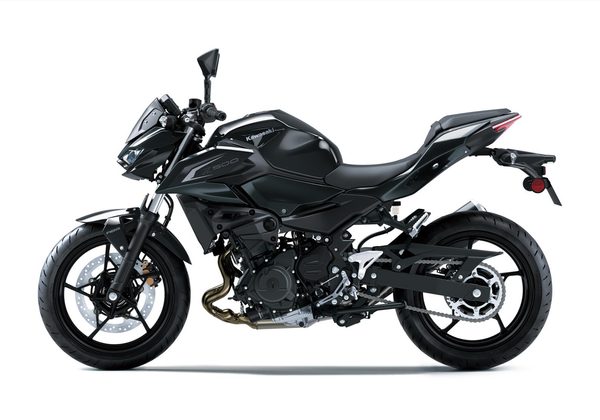 KAWASAKI Z500 - ČERNÁ 2026 - SUPERNAKED - MOTORKY