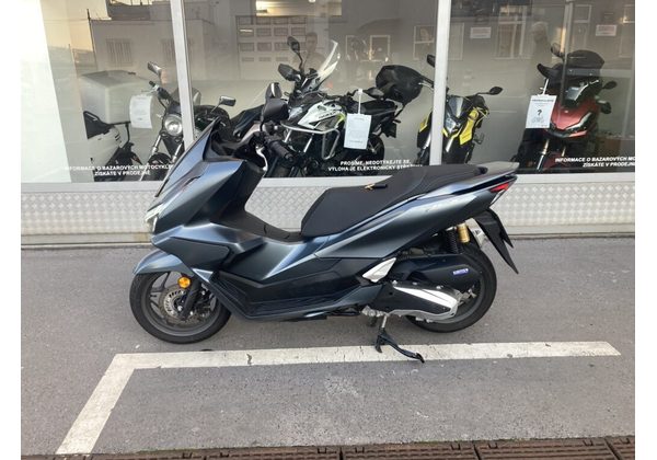 HONDA PCX 125 DX - DEMO 2025 - DEMO AKČNÍ MOTOCYKLY - MOTORKY