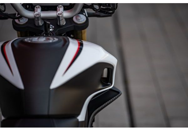 QJMOTOR SRK 125S - BÍLÁ - SRK 125 S - MOTORKY