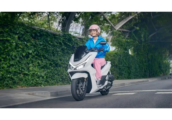 HONDA PCX DX 125 - MATTE DIM GREY METALLIC - 2026 - PCX - SKÚTRY