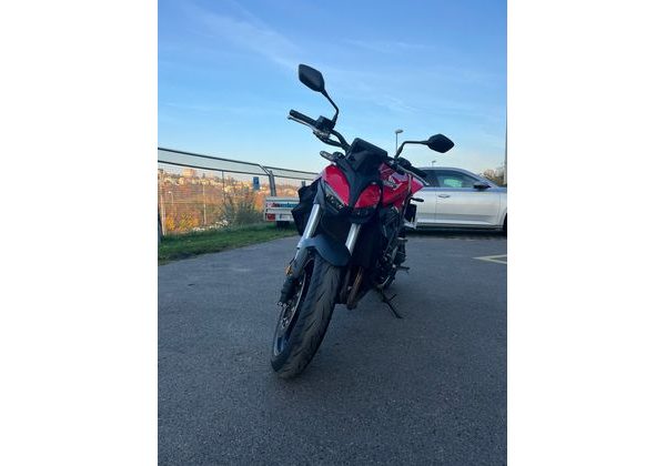 HONDA CB1000 HORNET ČERVENÁ - NOVINÁŘSKÝ MOTOCYKL - HONDA - MOTOBAZAR