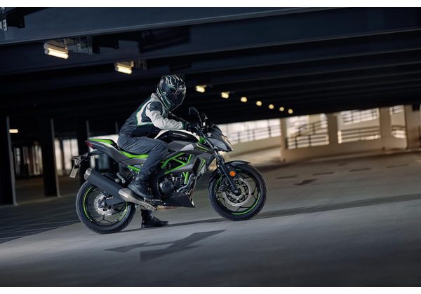 KAWASAKI Z125 - ŠEDÁ/ZELENÁ 2027 - SUPERNAKED - MOTORKY